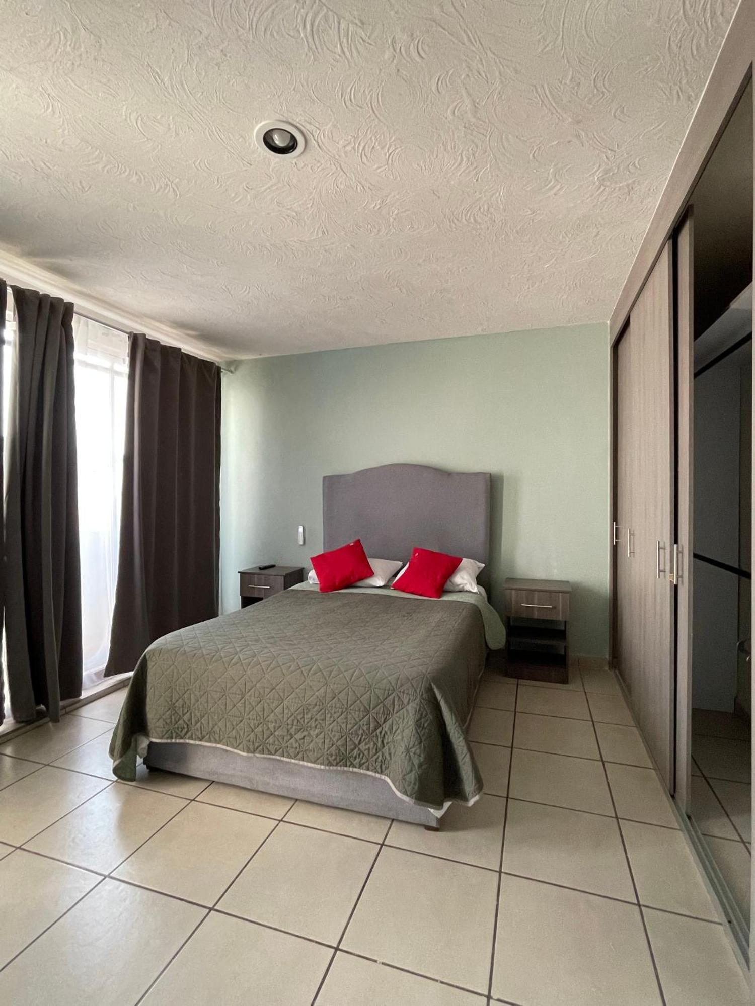 2 Venator House Boutique Apartment Leon Exterior photo